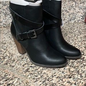 AE leather heeled boots